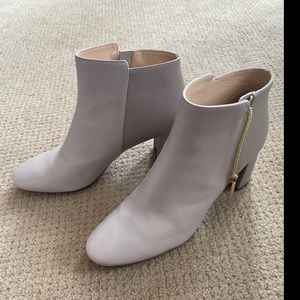 Gorgeous Karl Lagerfeld 3" ankle boots, Women's 8.5